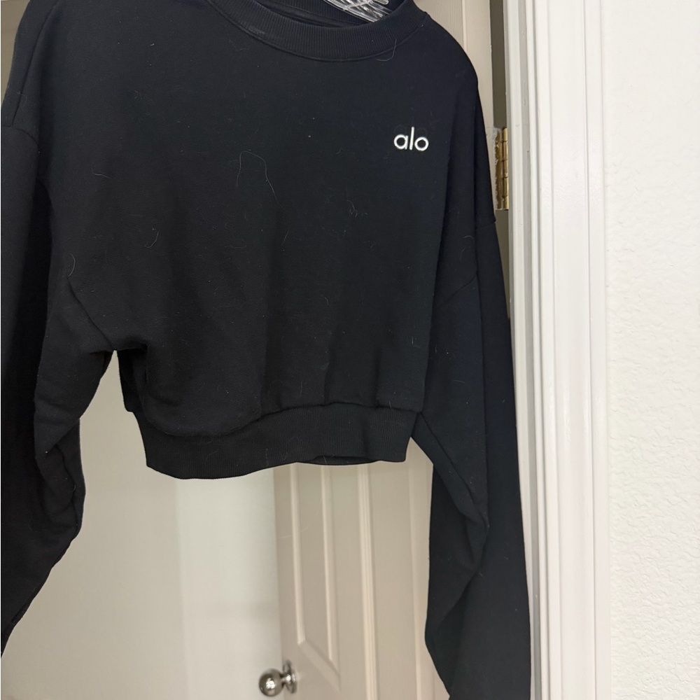 ALO Yoga Women's Black Cropped Sweatshirt